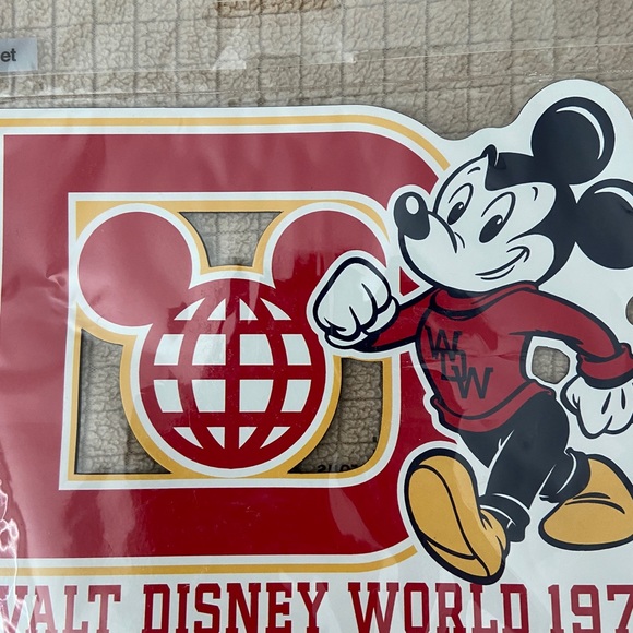 Disney tees & items. 5 pound box. Min. 10 items! 50th Anniversary surpri… - Picture 11 of 11